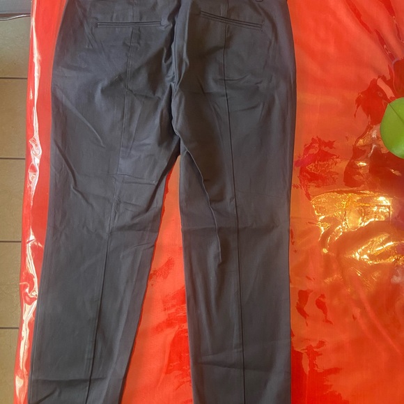 New with tags Ann Taylor Modern Fit Cropped Length pants - Picture 2 of 4